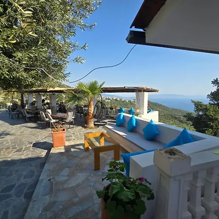 Panorama Bed & Breakfast 3*